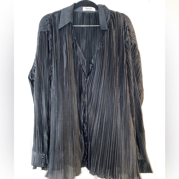 Showpo Beca Shirt - Plisse Button Up Black  - US 12 (XXL) - Picture 8 of 12